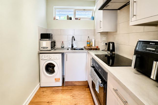 Flat 17, Quarry House, Quarry Hill, St. Leonards-On-Sea photo 3