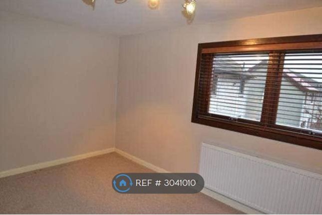 Paterson Crescent, Irvine photo 4