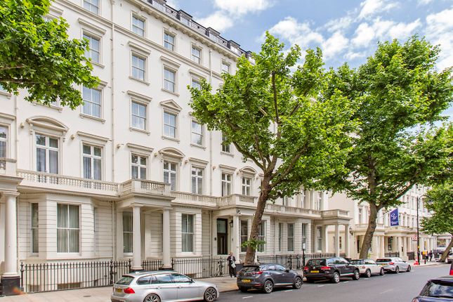 Thumbnail Flat to rent in Queen's Gate, South Kensington, London