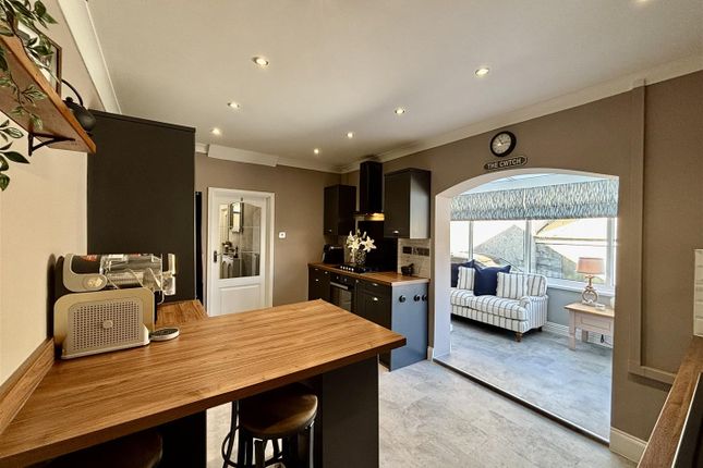 27, Sandy Road, Llanelli photo 2