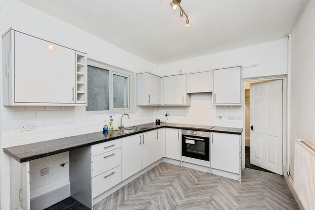 7, Frondeg Terrace, Llanelli photo 3