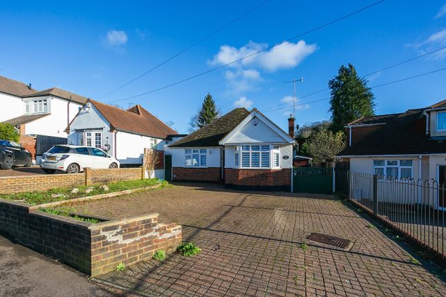 Bungalow to rent in Courtlands Drive, Watford, Hertfordshire WD17