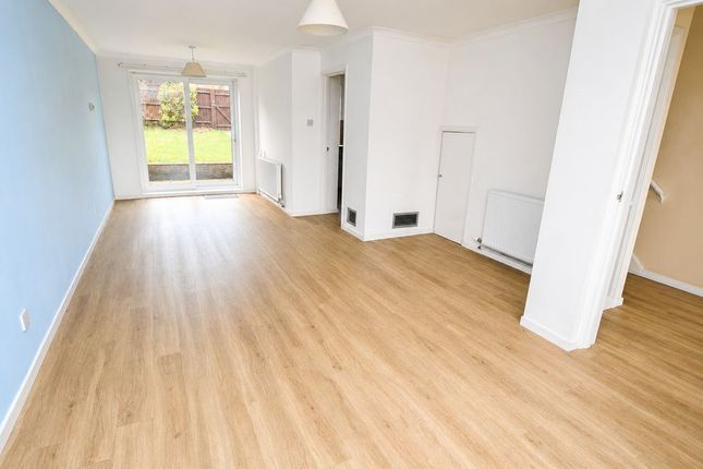 37, Newenden Close, Maidstone photo 3