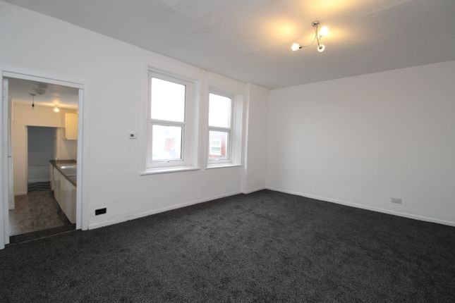 Maisonette to rent in Rectory Road, Gateshead