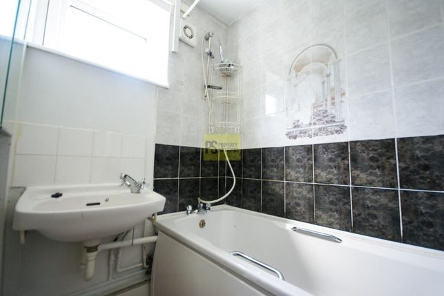 17, Rebecca Drive, Birmingham photo 4
