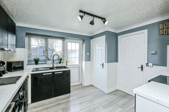 31, Stewart Road, Worksop photo 4