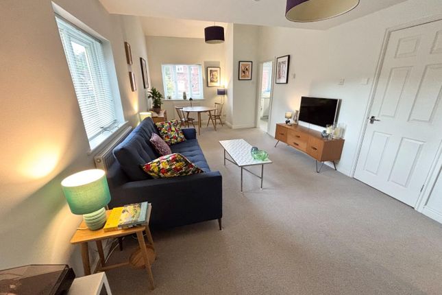 4, Birley Park, Didsbury photo 3