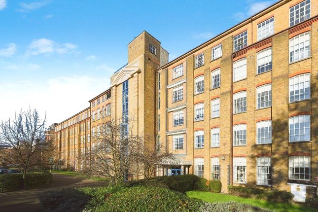Flat to rent in Durrant Court, Brook Street