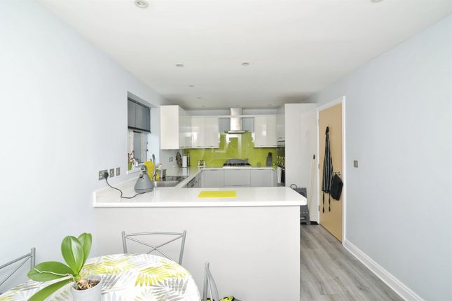 30, Wittersham Rise, St. Leonards-On-Sea photo 4