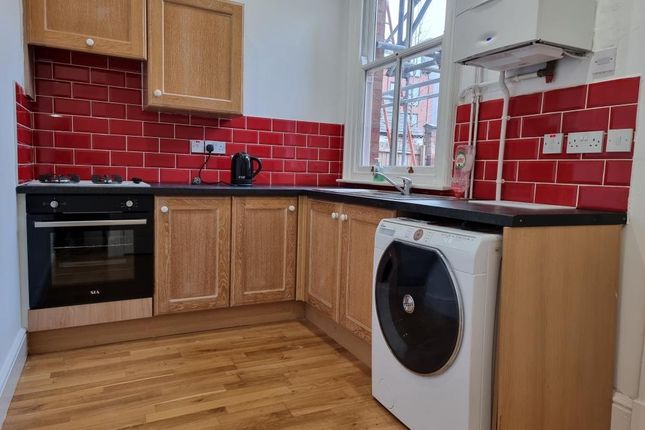 Thumbnail Flat to rent in 12 West Walk, Leicester