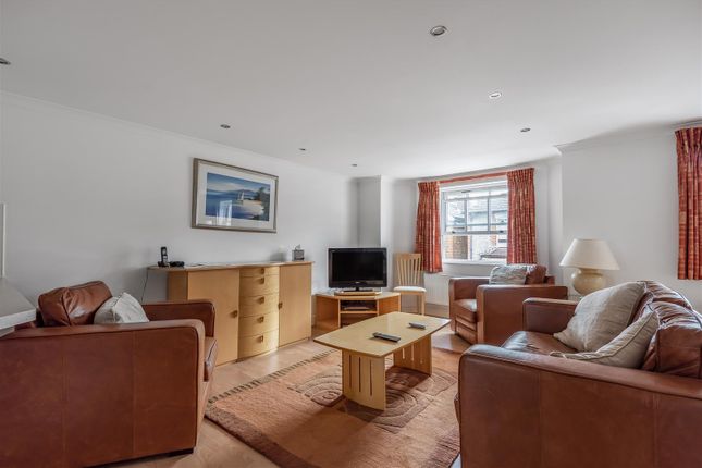 Apartment 12 - Sandfield Court, The Bars, Guildford photo 3