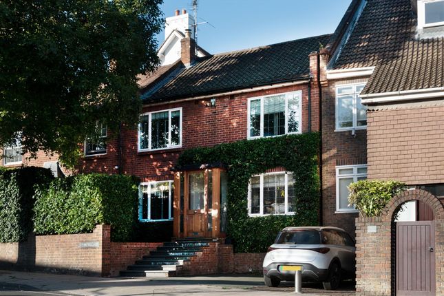 D0398 5 The Village Nw3 Ext1.Jpg