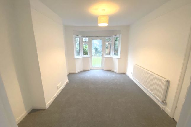 6, Peters Close, Stanmore photo 5