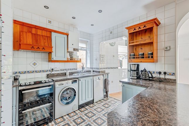 36, Orchard Way, Reigate photo 2