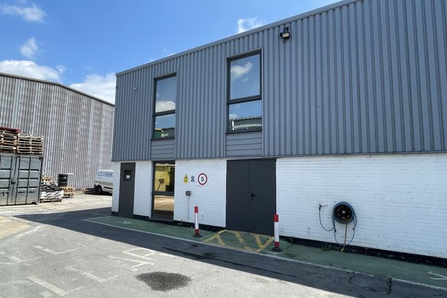 Thumbnail Industrial to let in Invincible Road, Farnborough