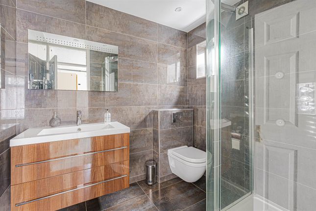 203, Whitton Avenue East, Greenford photo 4