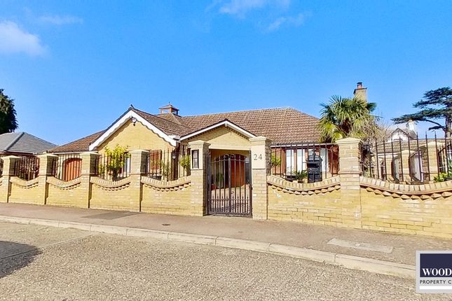 Detached bungalow for sale in Littlebrook Gardens, Cheshunt, Waltham Cross