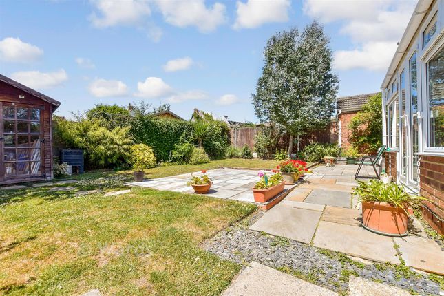 9, Throwley Drive, Herne Bay photo 2