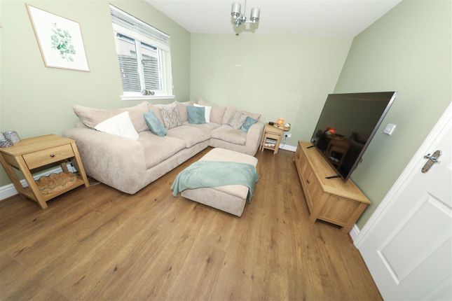 24, Balfour Gardens, Glenrothes photo 4