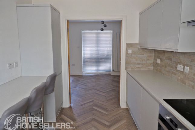 12, Wharf Crescent, Doncaster photo 3