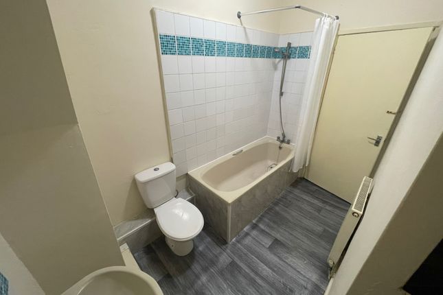 Rodney Street, Ashton-under-Lyne, Tameside photo 5