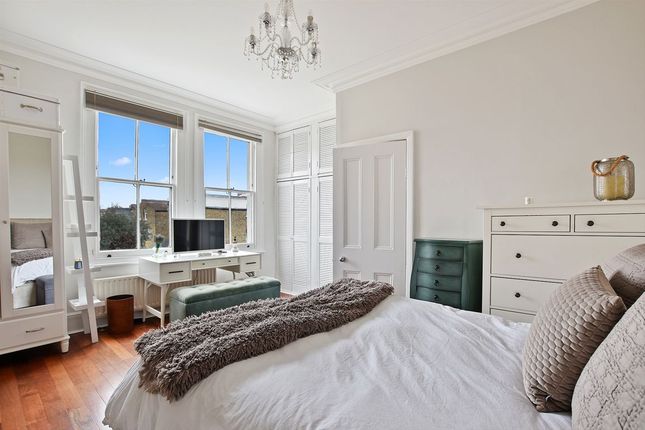 Flat 2, 20, Upper Tooting Park, London photo 4