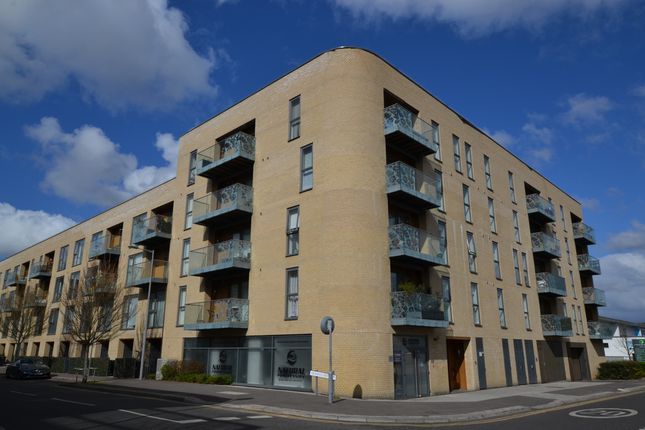 Thumbnail Flat to rent in Hickman Avenue, London