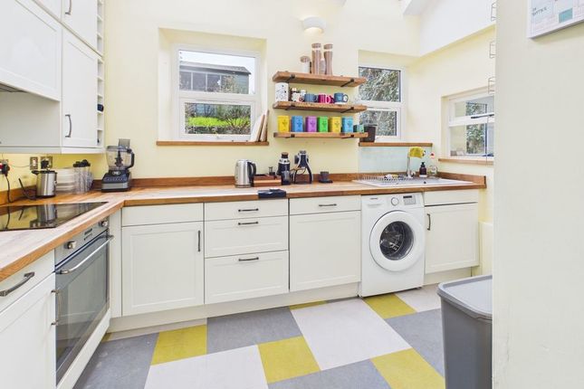 9, Palmer Street, South Petherton photo 3