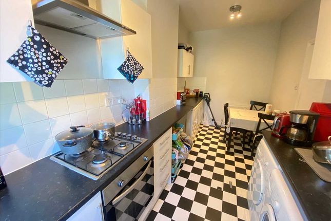 F5, 47, The Avenue, Ealing photo 4