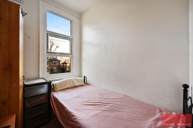 Flat to rent in St Mary's Road, Harlesden