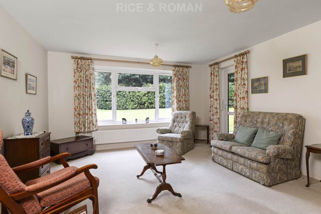 9 Clarefield Court, North End Lane, Ascot photo 4