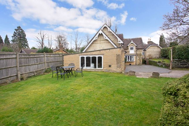 Link-detached house for sale in 28 Broadwater Down, Tunbridge Wells