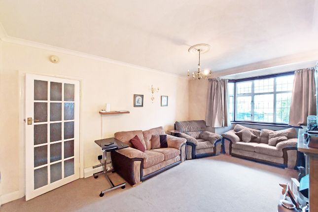78 The Avenue, Pinner, Middlesex photo 4
