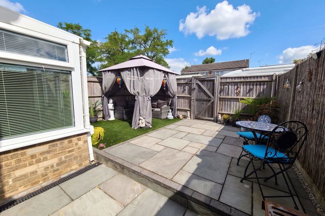 2, Longbridge Close, Southampton photo 2