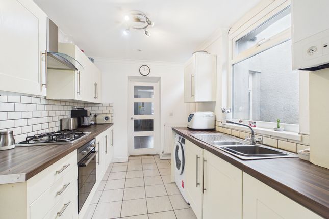 110 Glyn Terrace, Tredegar photo 3