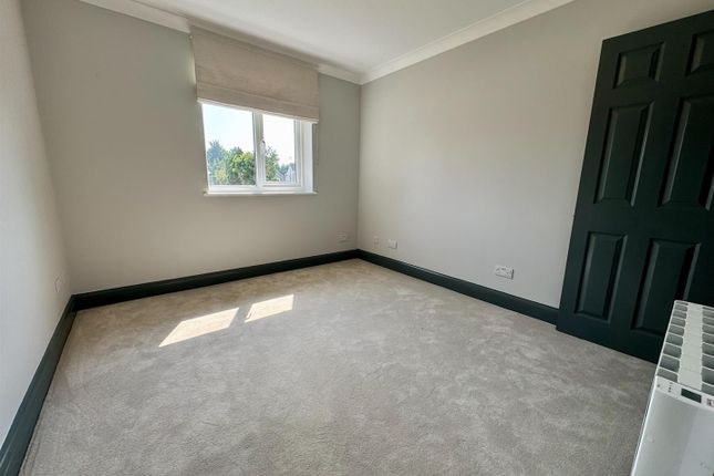 Flat 16, Conway Court, Pinstone Way, Gerrards Cross photo 5