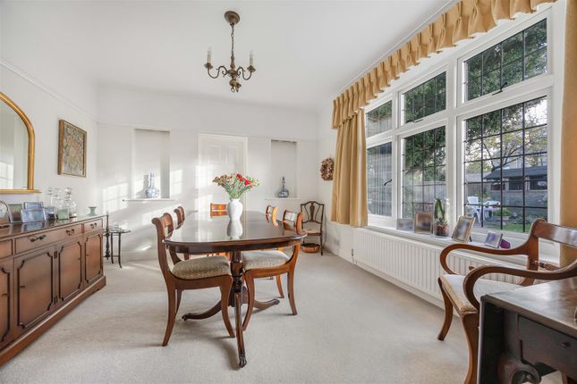 17, Avebury Square, Reading photo 4