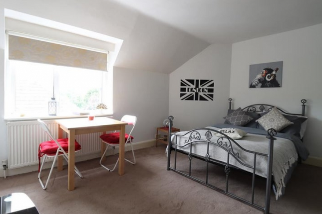 Shared accommodation to rent in Bexley Road, London