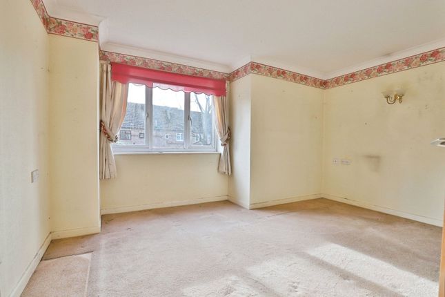Flat 16, Homechurch House, 31, Purewell, Dorset photo 2