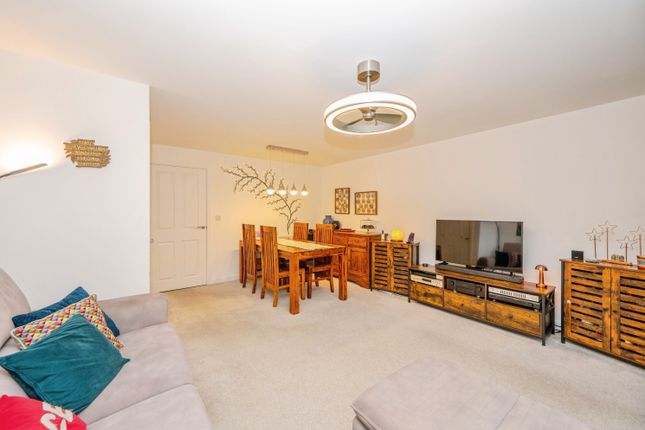 Vicar Wood Way, Derby photo 3
