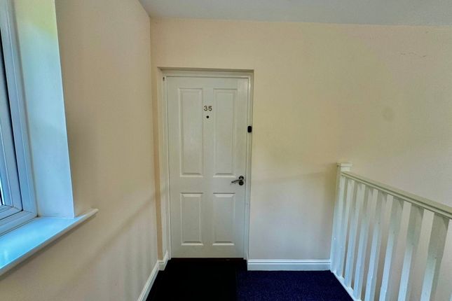 35, Clos Gwaith Dur, Ebbw Vale photo 2