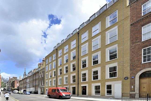 Flat to rent in Essex Street, London