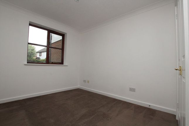 Flat 6, Hanover House, 55, Lenelby Road, Surbiton photo 3