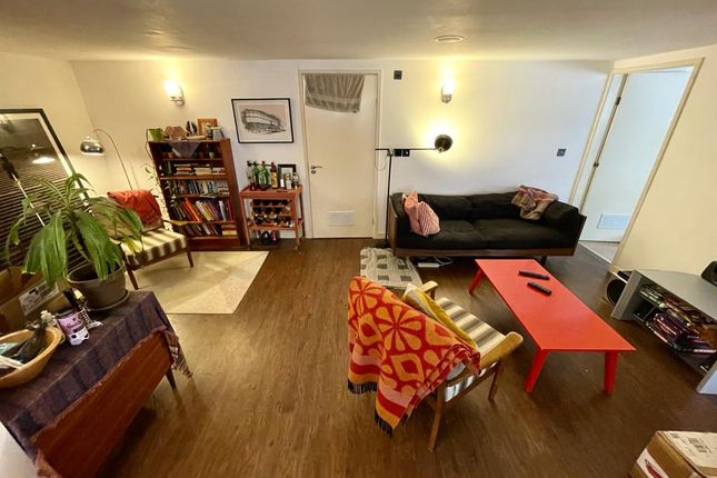 Flat 1, Manchester photo 3