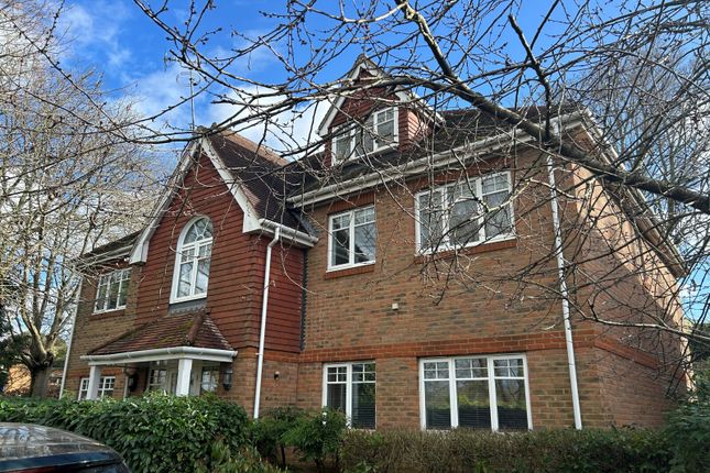 Thumbnail Flat for sale in Hobbs End, Henley-On-Thames, Oxfordshire