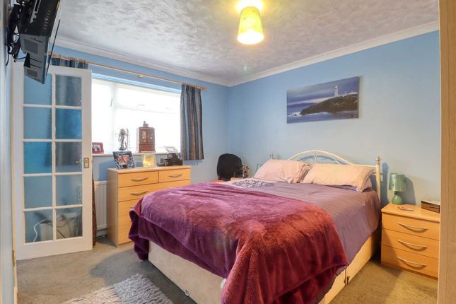 38, Clays Road, Walton On The Naze photo 4