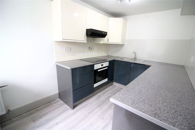 Flat to rent in Albion Terrace, London Road, Reading, Berkshire