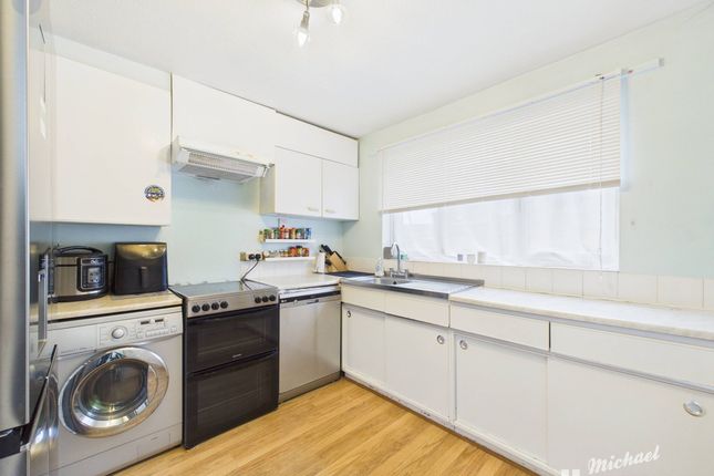 24 Humber Drive, Aylesbury photo 4