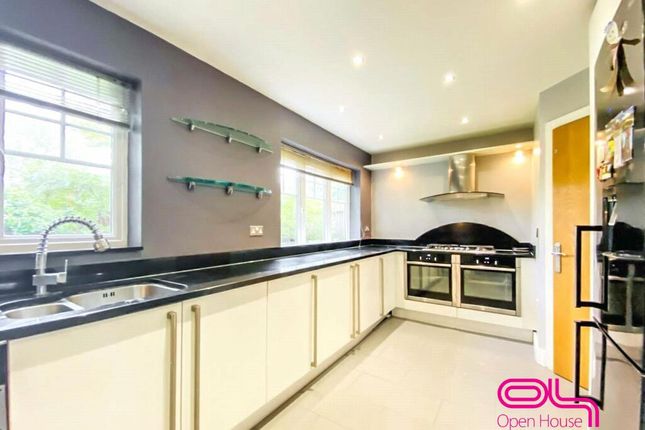 10, Alder Close, Cheadle photo 4