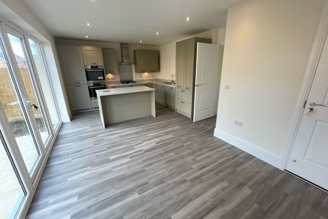 11, Farrow Drive, Bognor Regis photo 2